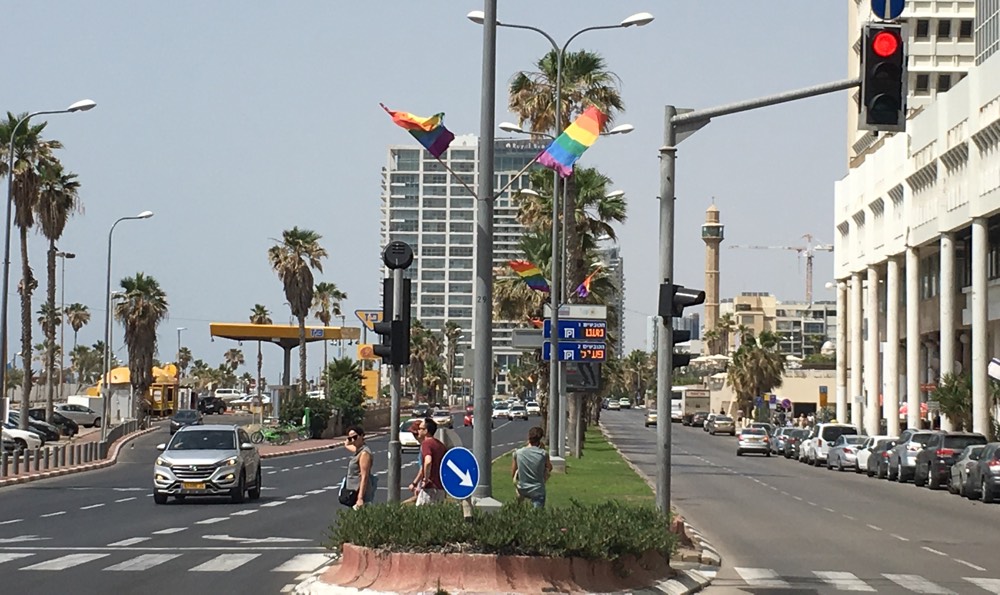 TelAviv_rainbowflags_street