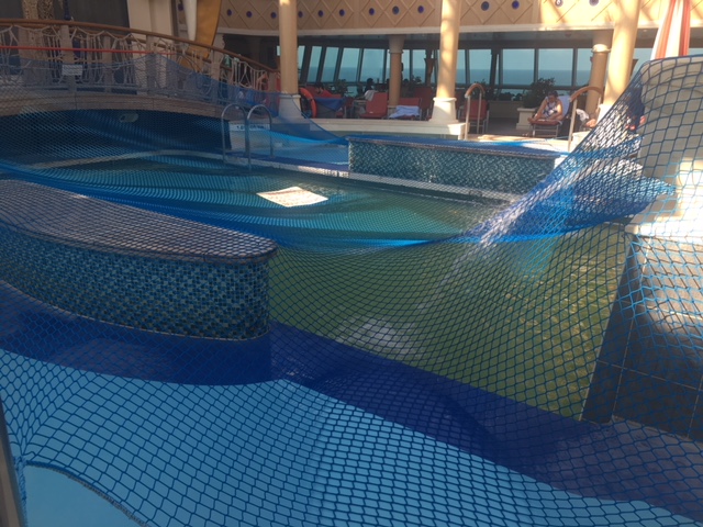 SerenadeOfTheSeas_pool_net