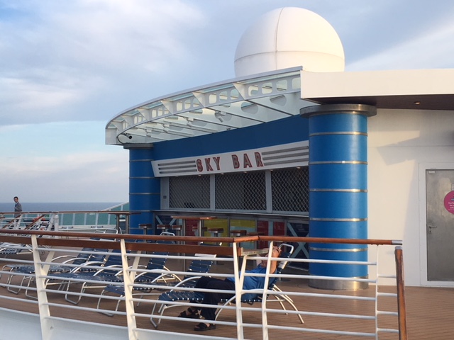 SerenadeOfTheSeas_skybar
