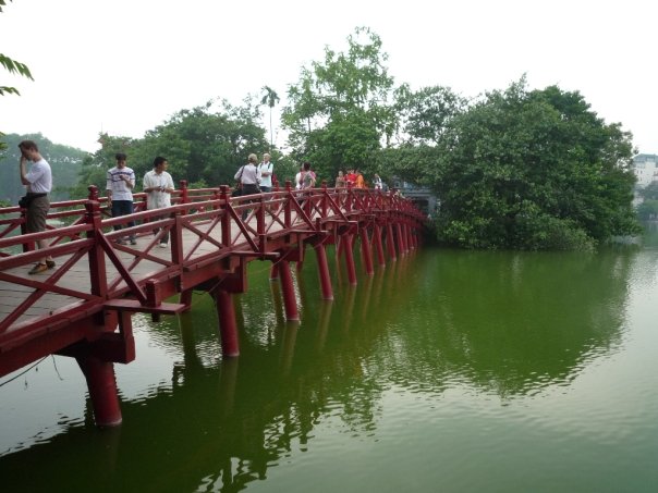 Vietnam_Hanoi_bridge