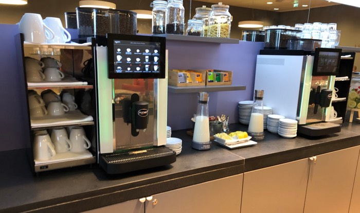 Austrian_Airlines_Business_Lounge_Vienna_Airport_coffee