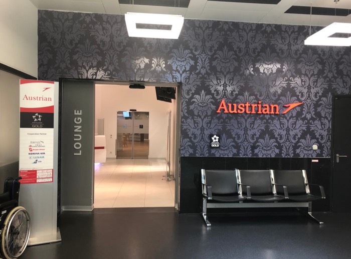 Austrian_Airlines_Business_Lounge_Vienna_Airport_entry