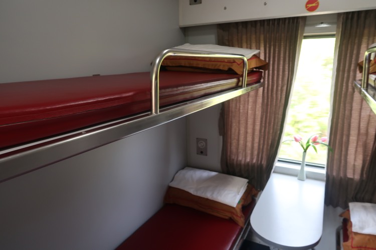 Vietnam_Famo_OldCoach_berth
