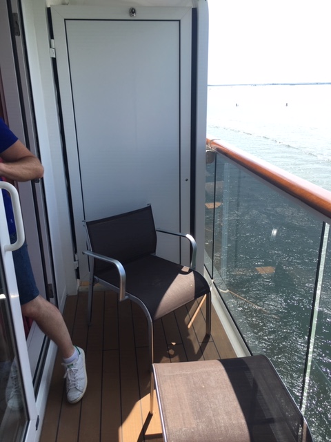 MSCSinfonia_cabin_balcony