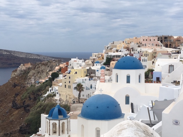 Santorini_Oia_domes