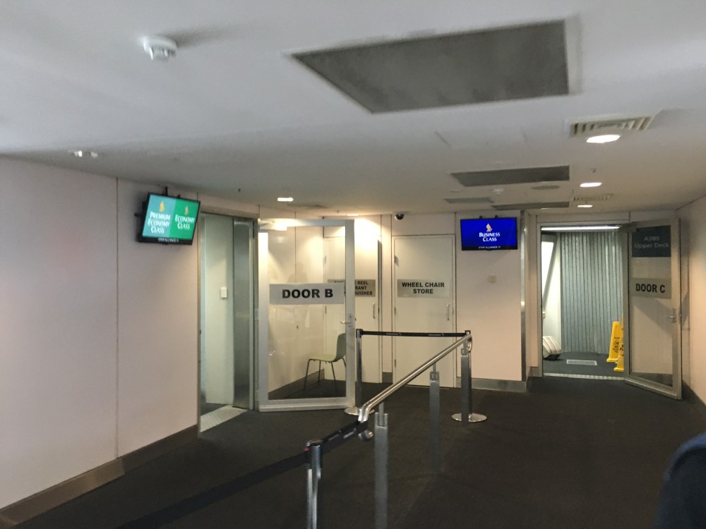 SINGAPORE AIRLINES BUSINESS CLASS REVIEW SYDNEY TO SINGAPORE intelligence overview
