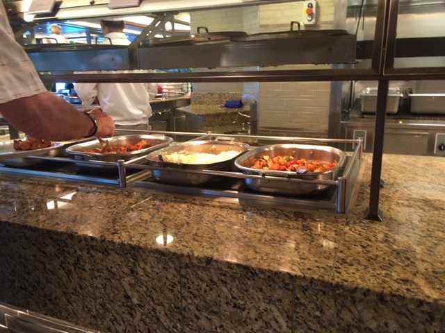 03_MajesticPrincess_food_buffet