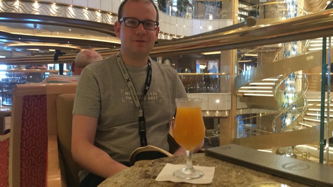 04_MajesticPrincess_drinks_Bellini_Danny
