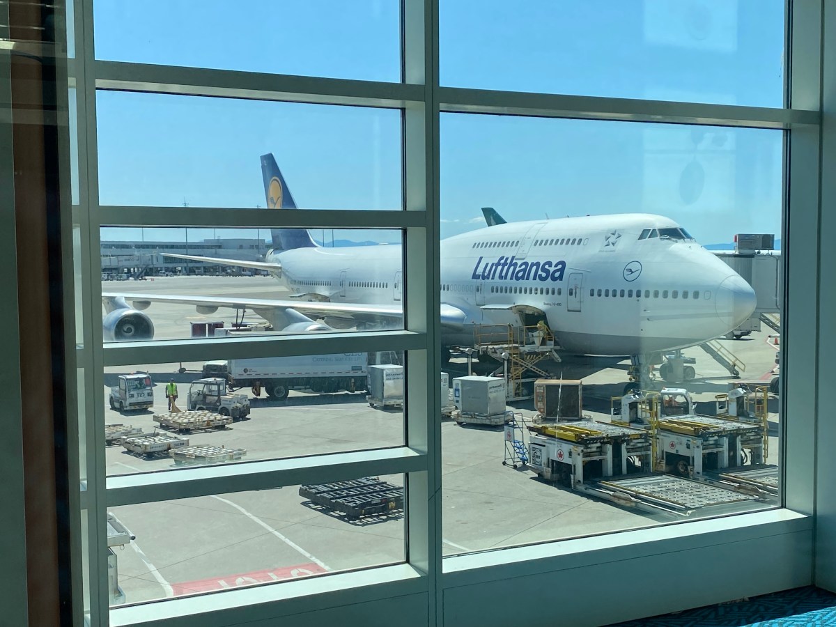 flug lufthansa vancouver frankfurt heute