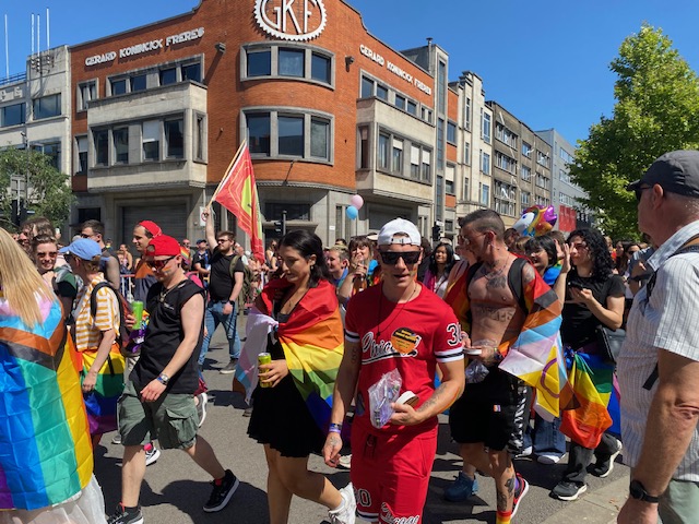 2025-antwerp-pride-parade-keeps-well-known-route-trip-by-trip